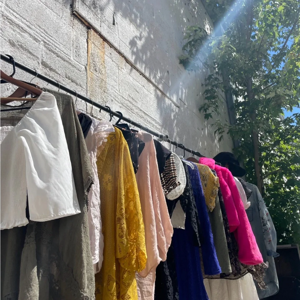🌿♻️🦋Colorful Assorted Clothing Collection 🌵🪭🛍️ - Picture 1 of 1
